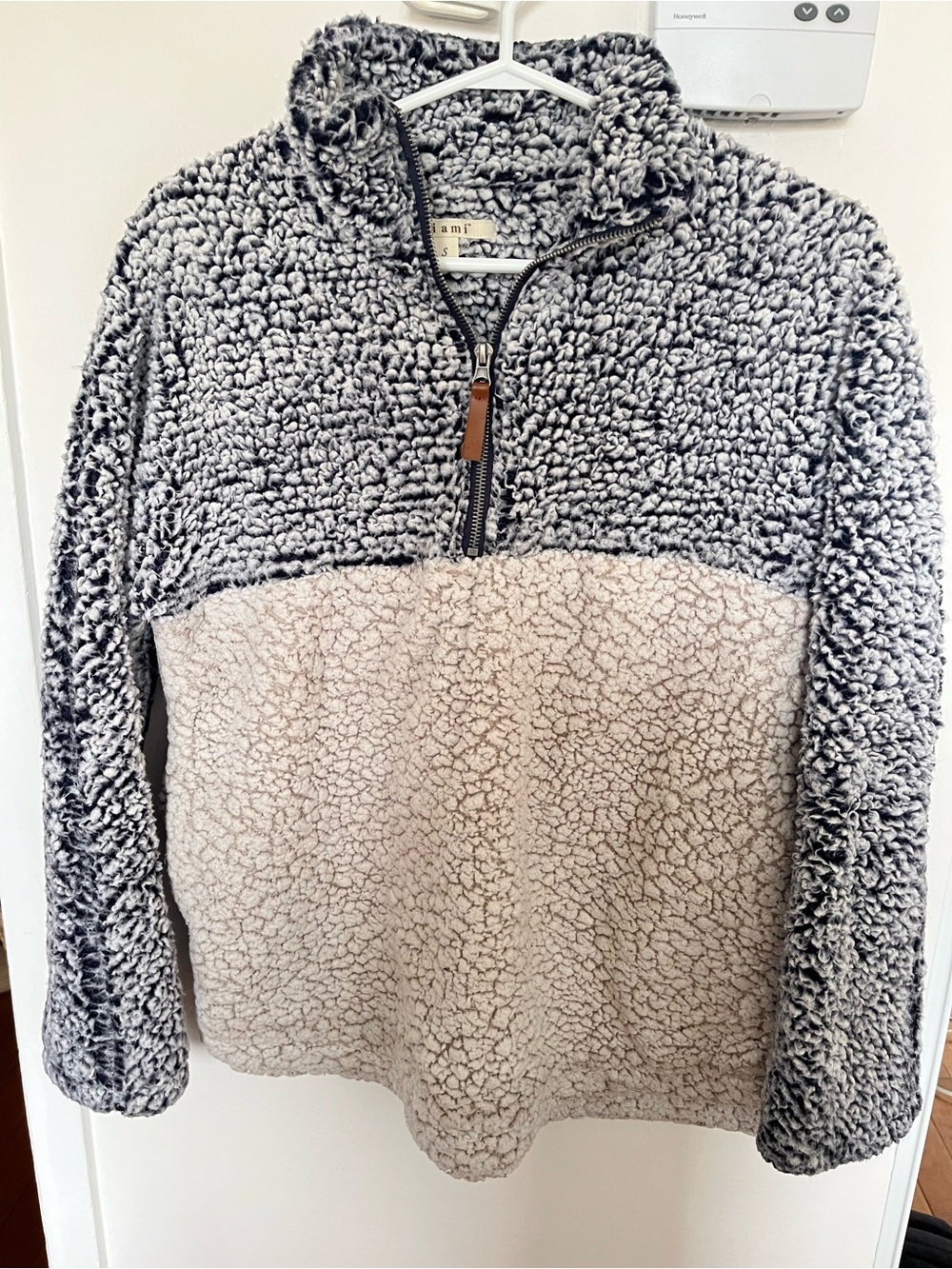 miami Two-Tone Sherpa Half-Zip Pullover in Gray and Cream